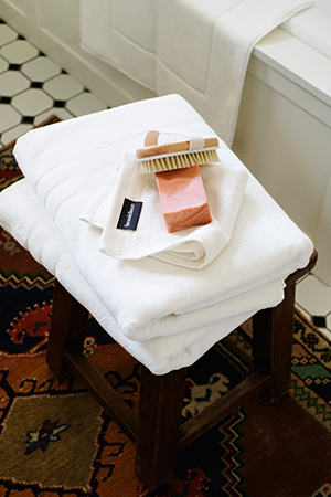 Image by @oleanderandpalm | ALIGN : RIGHT