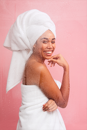 Super-Plush Towels in White | ALIGN : RIGHT